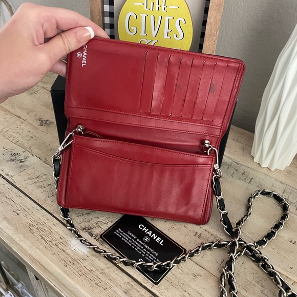 SOLD CHANEL wallet / crossbody - Picture 3 of 8